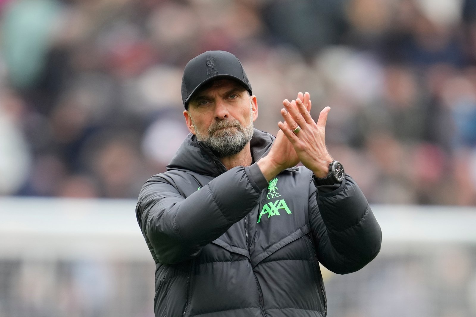 Jürgen Klopp aplaudiendo a la afición tras el partido contra el West Ham