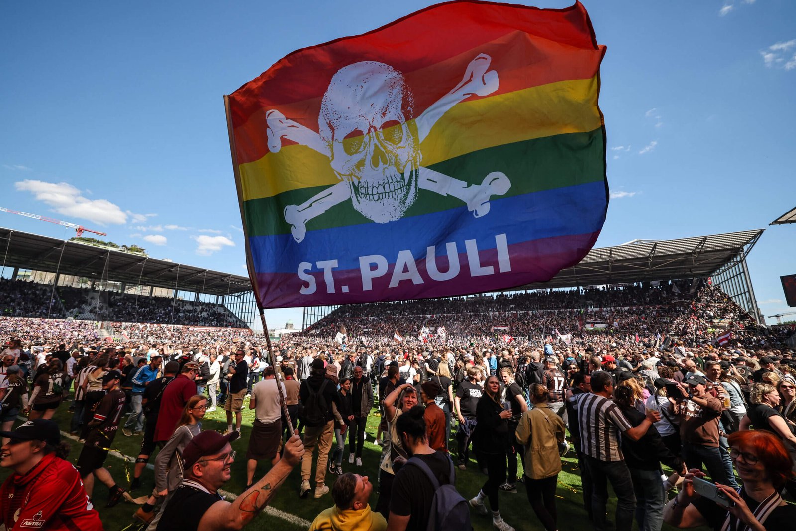 St Pauli promoted to Bundesliga